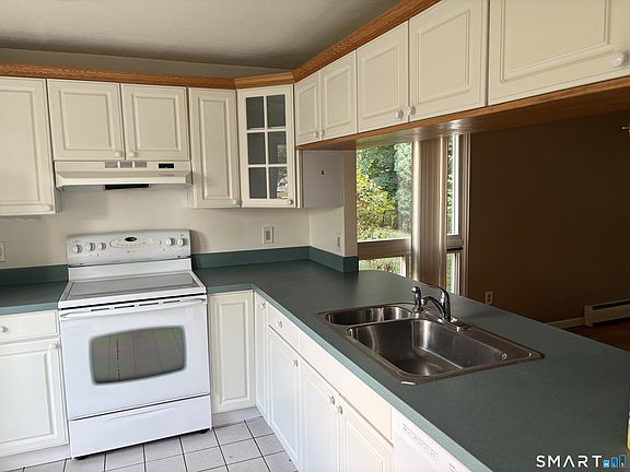 2nd image of 279 Centerbrook Road