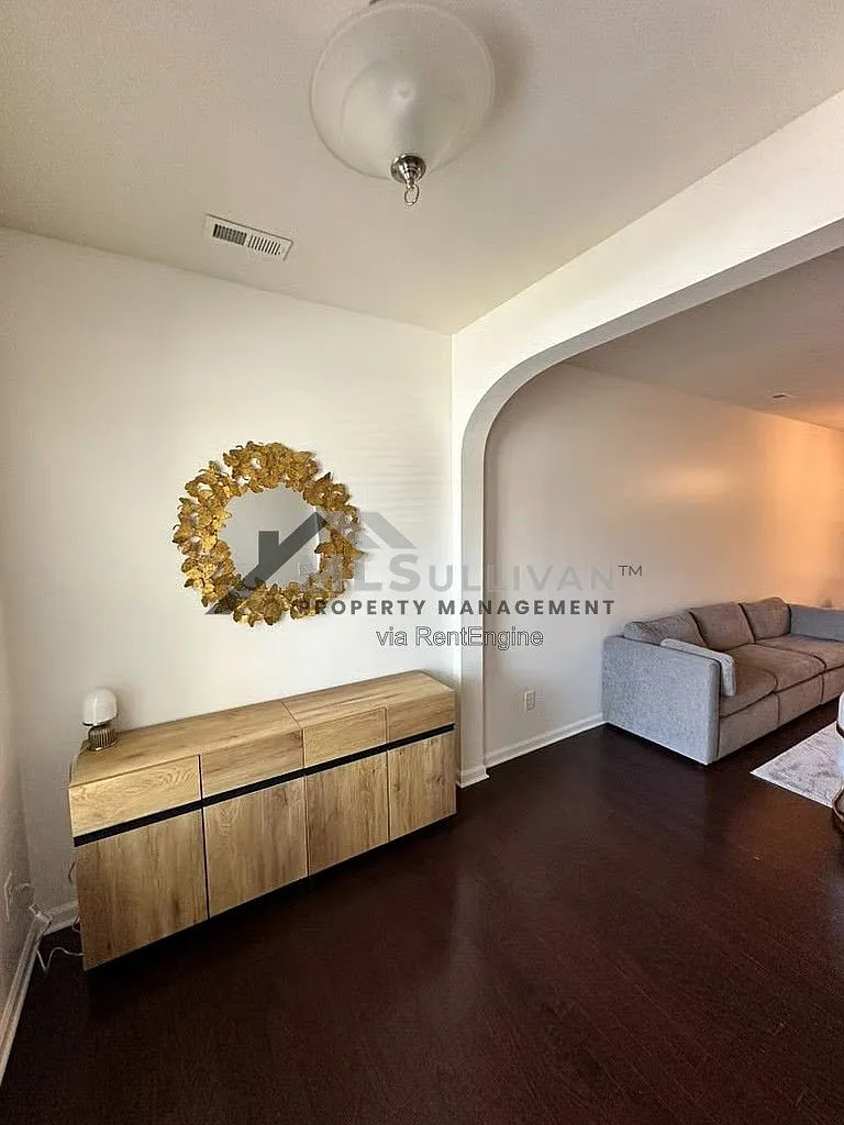 3 bed, 2.5 bath, 1683 sqft, $2,195 — Photo 3