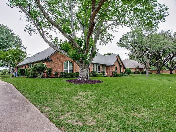 3rd image of 1504 Brentwood Trl