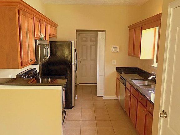 5th image of 2494 Lakeview Dr S