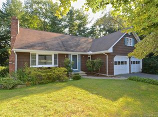 31 Evergreen Dr, Stratford, CT 06614