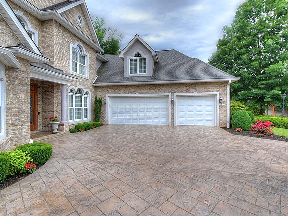 2nd image of 117 Lands End Ct