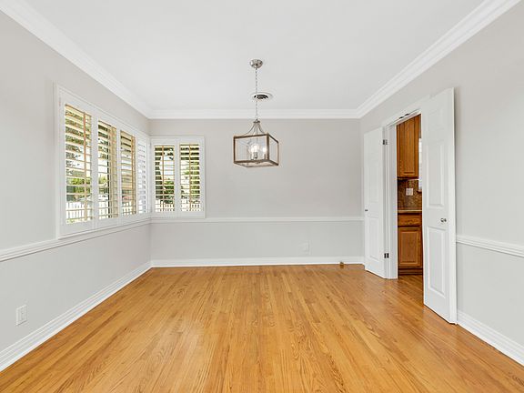 2nd image of 5124 Vista Del Monte Ave