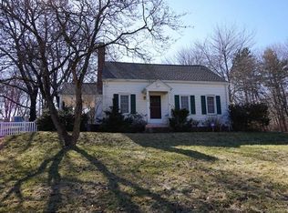 28 Cooper Ln, Hamden, CT 06514
