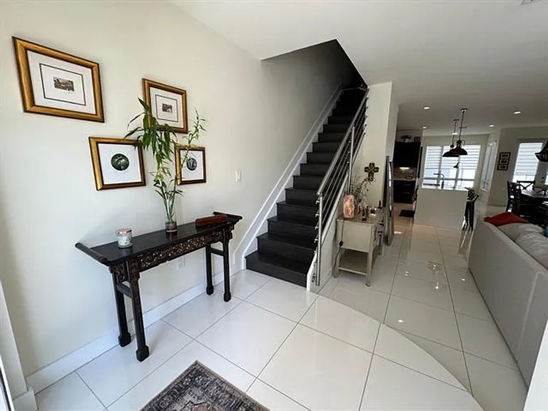 6361 NW 103rd Psge #Townhouse 6361 — Photo 11
