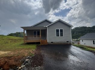 200 Quinn Hill Ln, Mars Hill, NC 28754