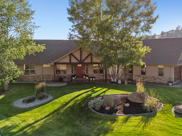 2812 Aurora Dr, Klamath Falls, OR 97603