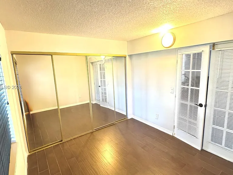 2736 Carnation Ct — Photo 19