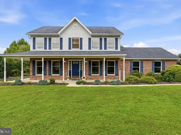 6360 Fireside Haven Dr, Sykesville, MD 21784