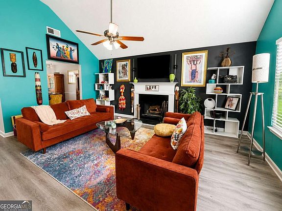 2nd image of 11072 Pebble Ridge Dr