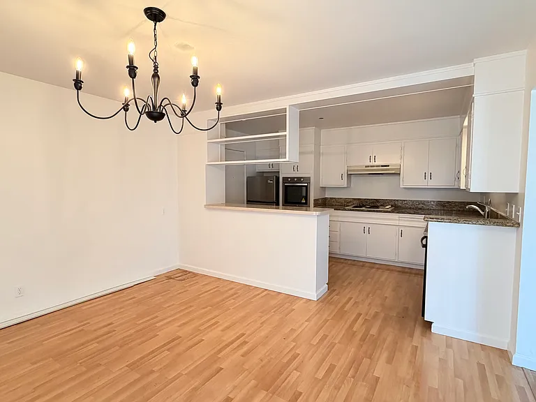 151 S Magnolia Ave #9 — Photo 1