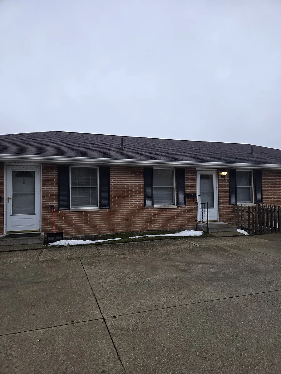 Building Photo - 105 Hobart St #5