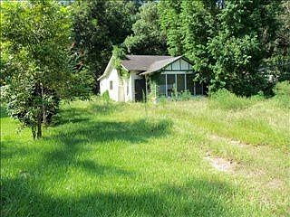 2nd image of 18190 Nebraska St