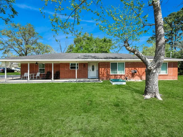 1405 Avenue G, Danbury, TX 77534