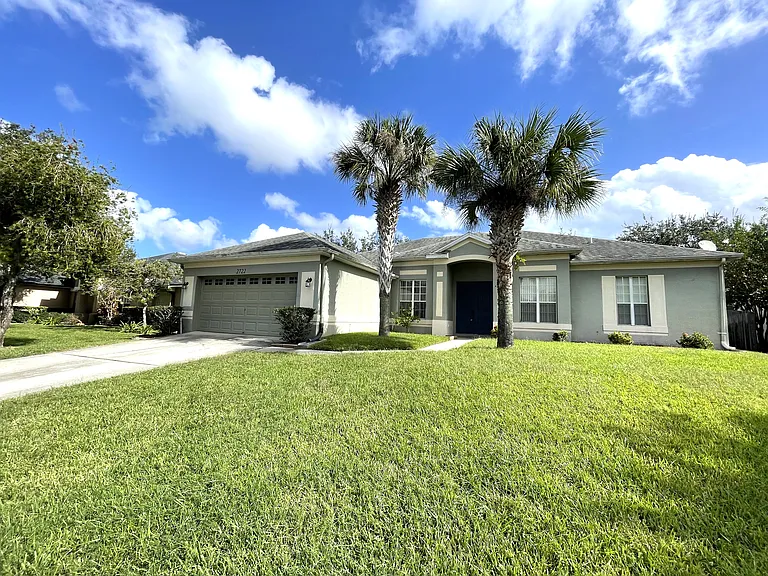 2722 Willow Creek Dr — Photo 2
