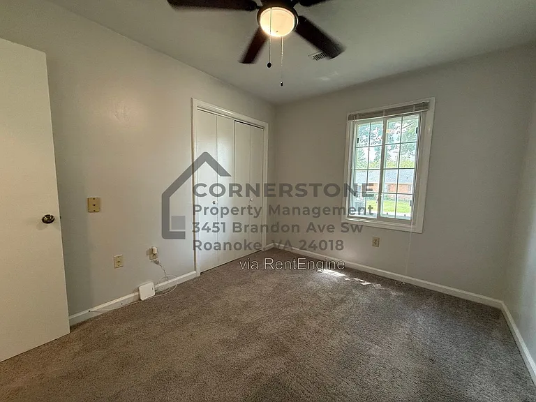 1103 Lakeview Pl — Photo 14