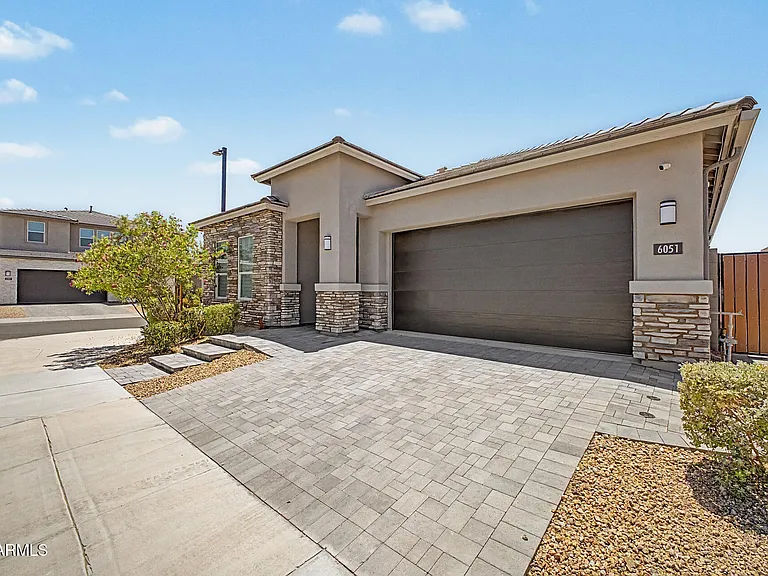 6051 E Sinclair St — Photo 2