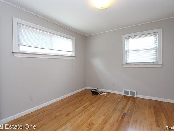3rd image of 1814 N Center St