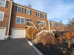 5 Foxbridge Village Rd #5, Branford, CT 06405