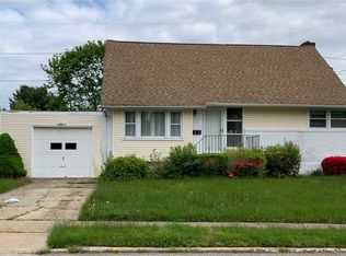 47 Miller Blvd, Syosset, NY 11791