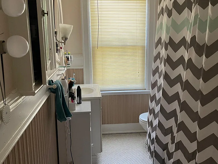 598 Ashland Ave #4 — Photo 10