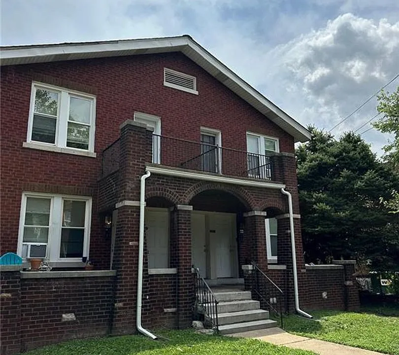 4030-4032 Hydraulic Ave