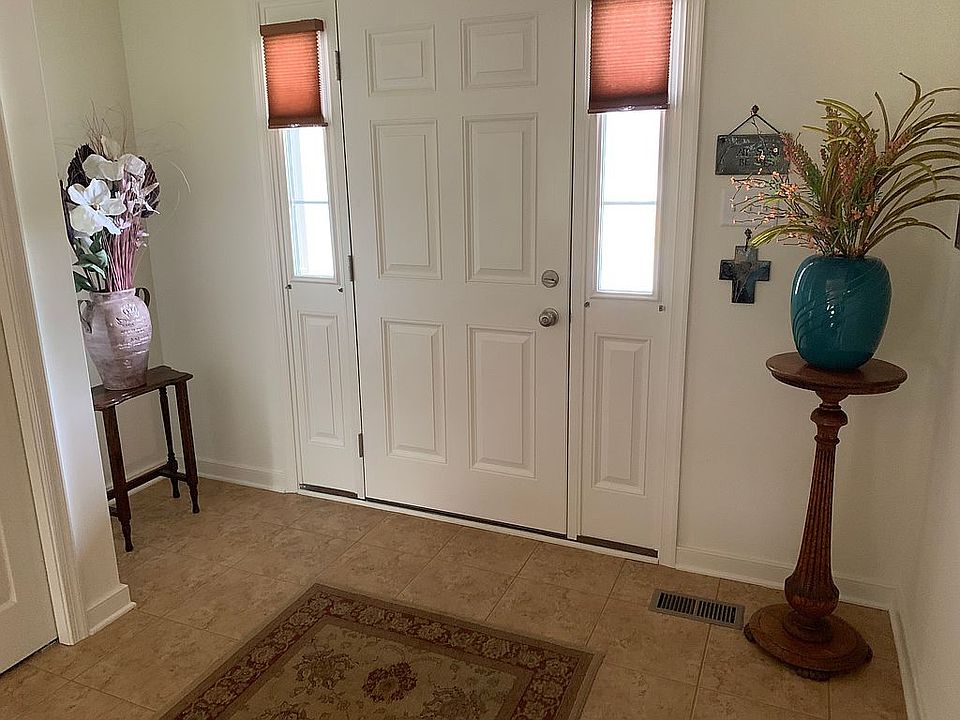 1st image of 324 Hollymead Ter