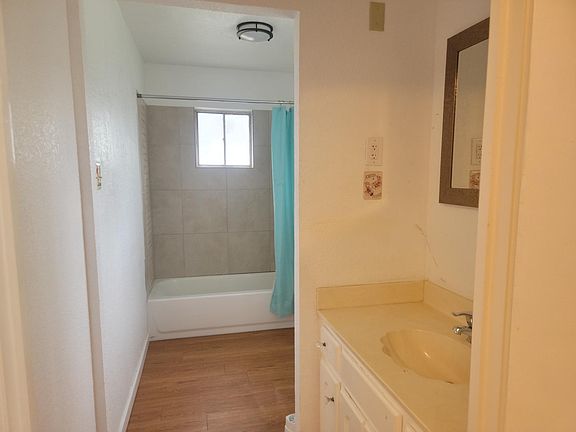5th image of 925 4th St