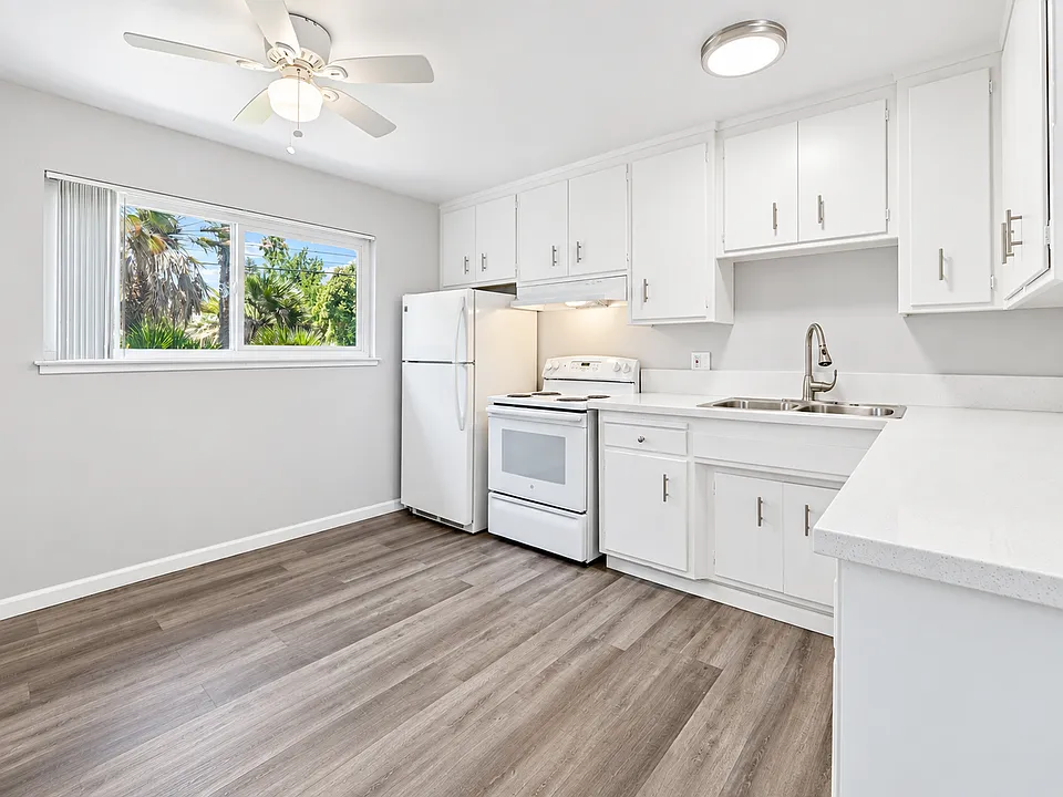 Brentwood Apartments