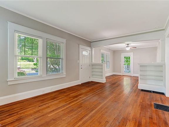 4th image of 312 Hillside Dr
