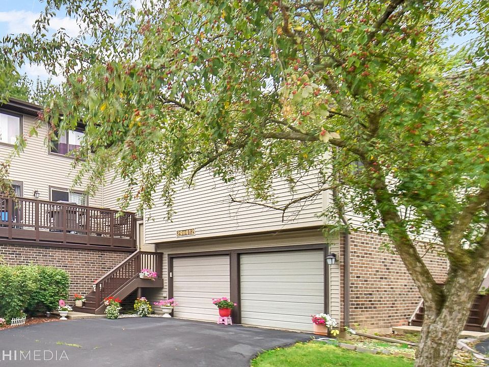 1st image of 29W412 Thornwood Ln