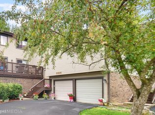 29W412 Thornwood Ln, Warrenville, IL