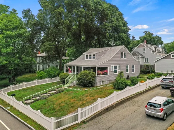 181 Sea St, Weymouth, MA 02191