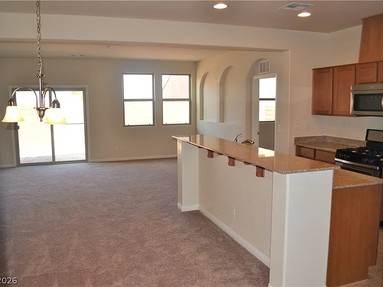 254 Botanic Gardens Dr — Photo 3