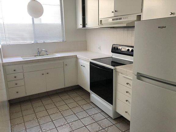 4th image of 533 S Hudson Ave APT 1