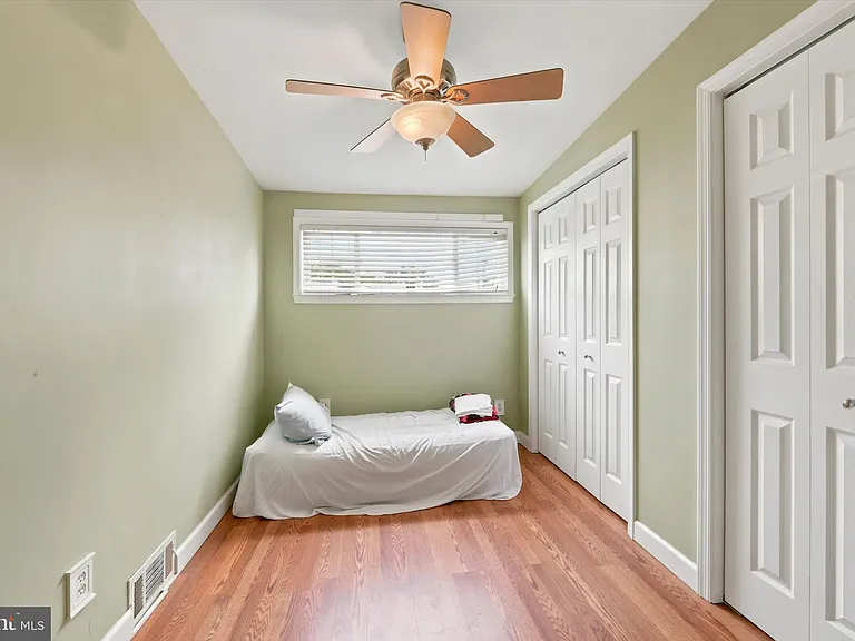 527 Lee Rd — Photo 9