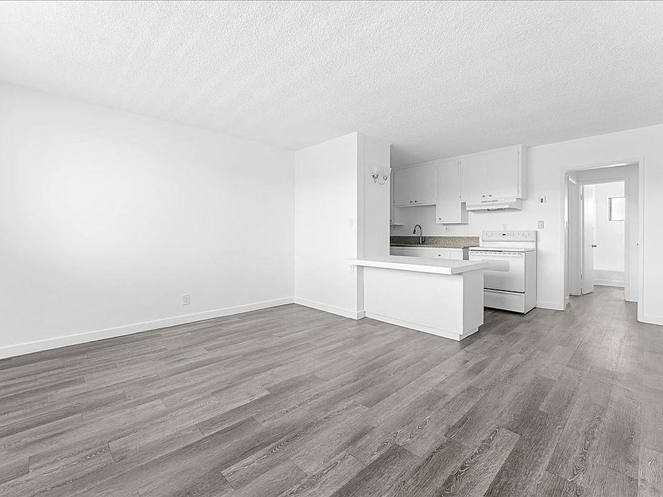 1st image of 1626 Pine Ave #L
