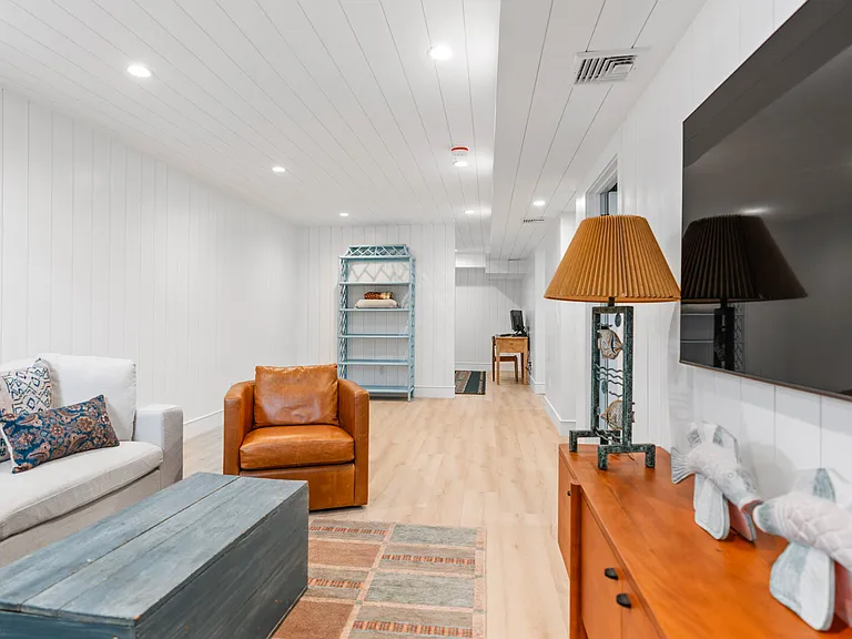 1480 Harbor Ln — Photo 36