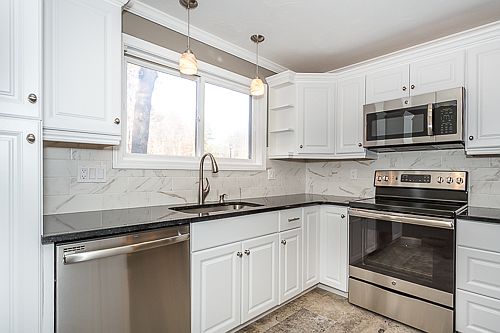 3rd image of 92 Highwood Dr
