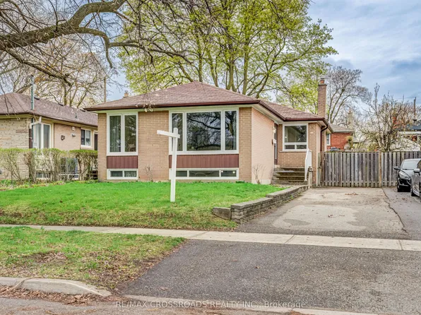 30 Murmouth Rd, Toronto, ON M1T 2R1