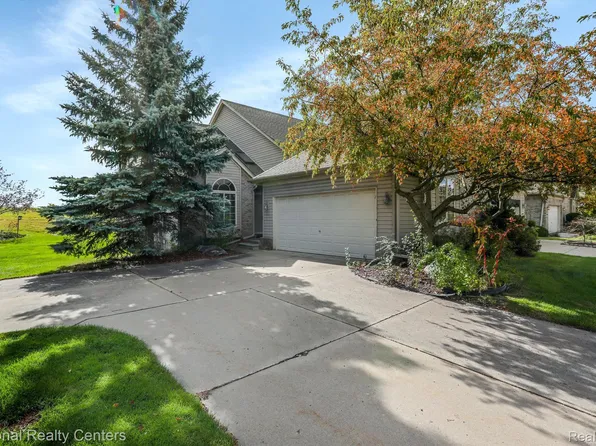 32601 Gateway Dr #4, Romulus, MI 48174