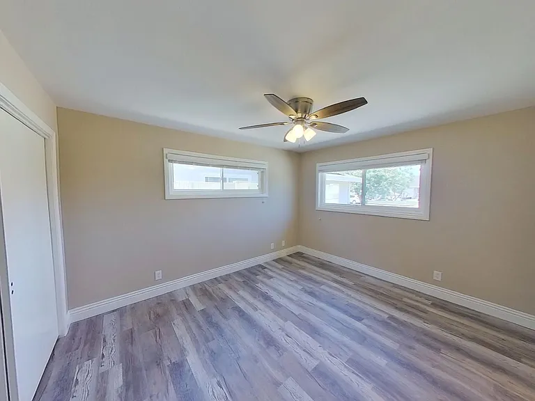 185 Harvard Ln — Photo 3