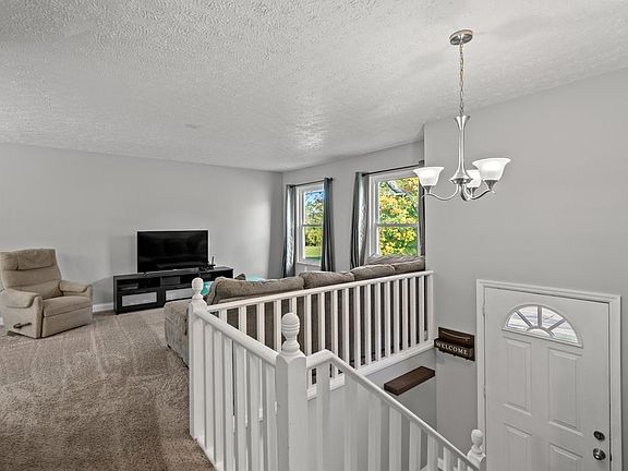 4th image of 3414 Bottomwood Dr