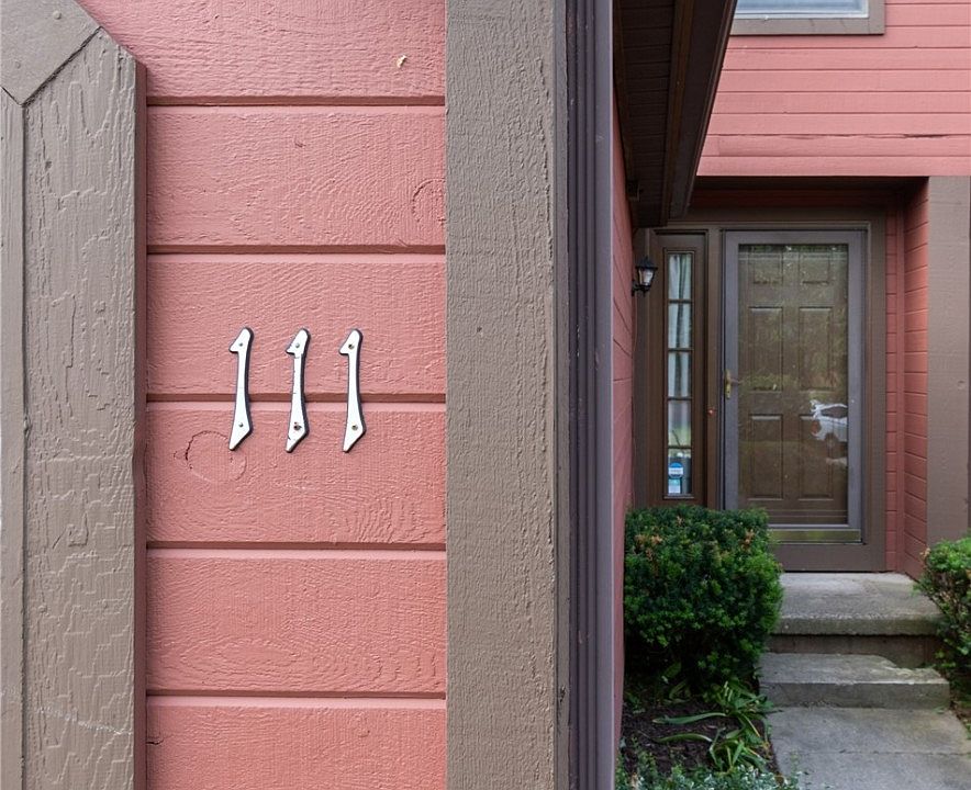 111 Broxbourne Dr, Fairport, NY 14450 Zillow