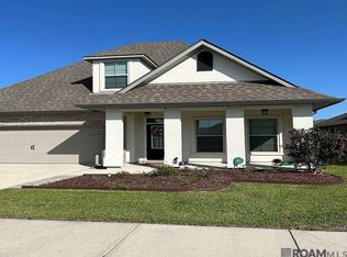 911 Gentle Wind Dr, Zachary, LA 70820