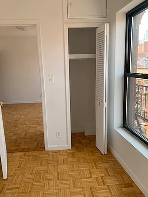 Rented by M.Grossman R.E. Management | media 12