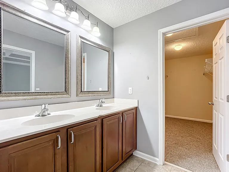 11383 Emilys Crossing Ct — Photo 32