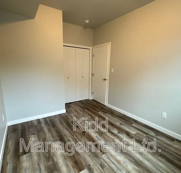 217 Monterey — Photo 9