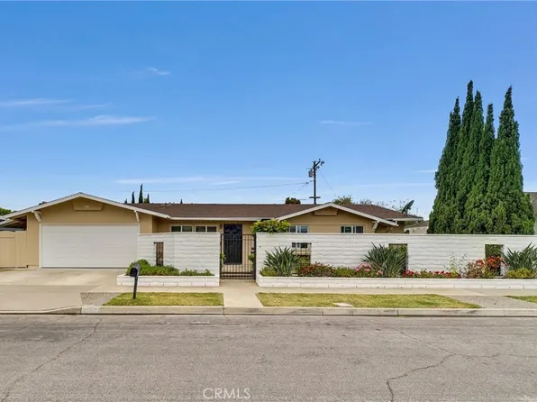 255 Sherwood St, Costa Mesa, CA 92627