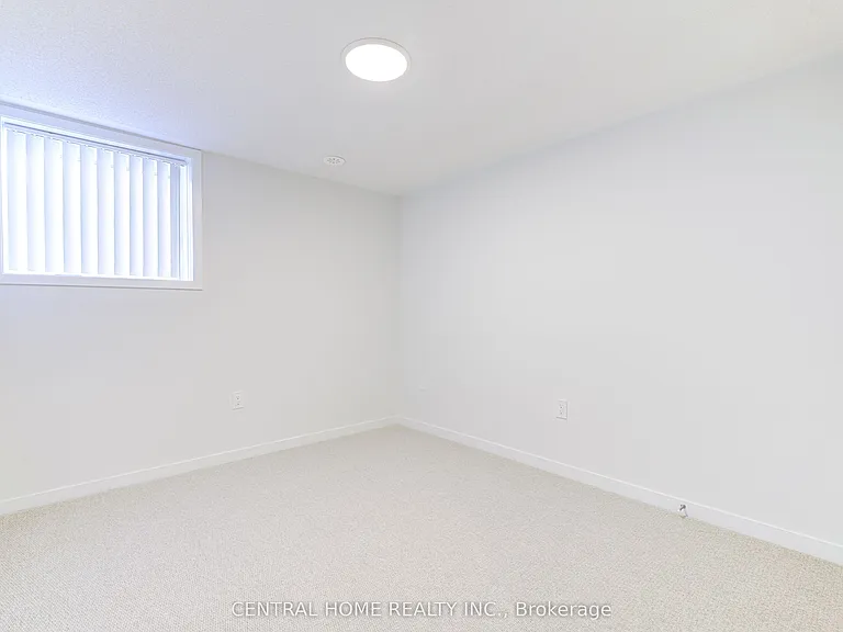 130 Honeycrisp Cres #Townhouse 312 — Photo 18